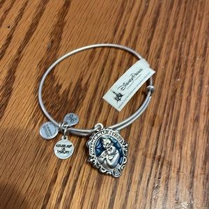 WDW Parks Exclusive Alex & Ani  Bangle Bracelet Ursula (Diabolically Devious)